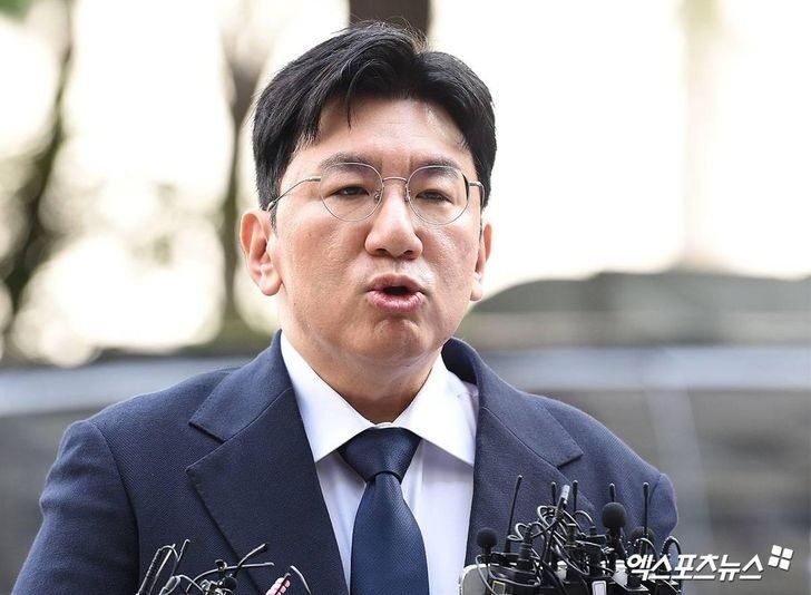 bang si hyuk